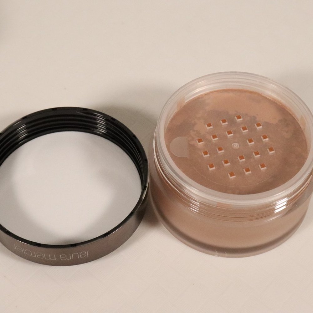 NWT Laura Mercier Translucent GLOW medium deep - Picture 7 of 10